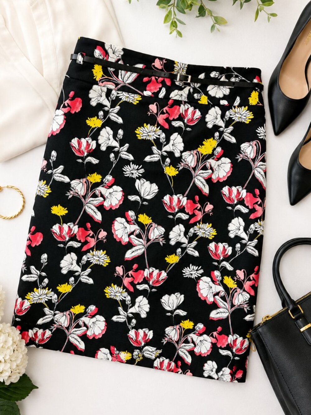 Liz Claiborne Floral Pencil Skirt Size 12 Black Pink Yellow Lined Stretch Cotton - Picture 3 of 7